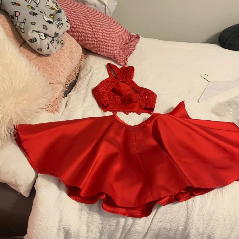 Alyce Paris dress - Picture 2 of 3